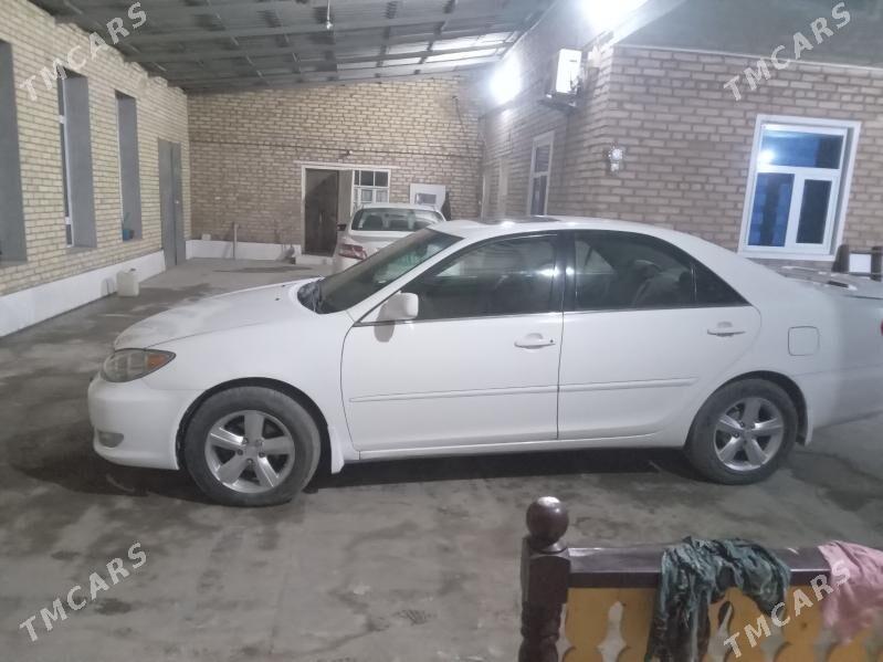 Toyota Camry 2004 - 180 000 TMT - Чарджоу - img 1