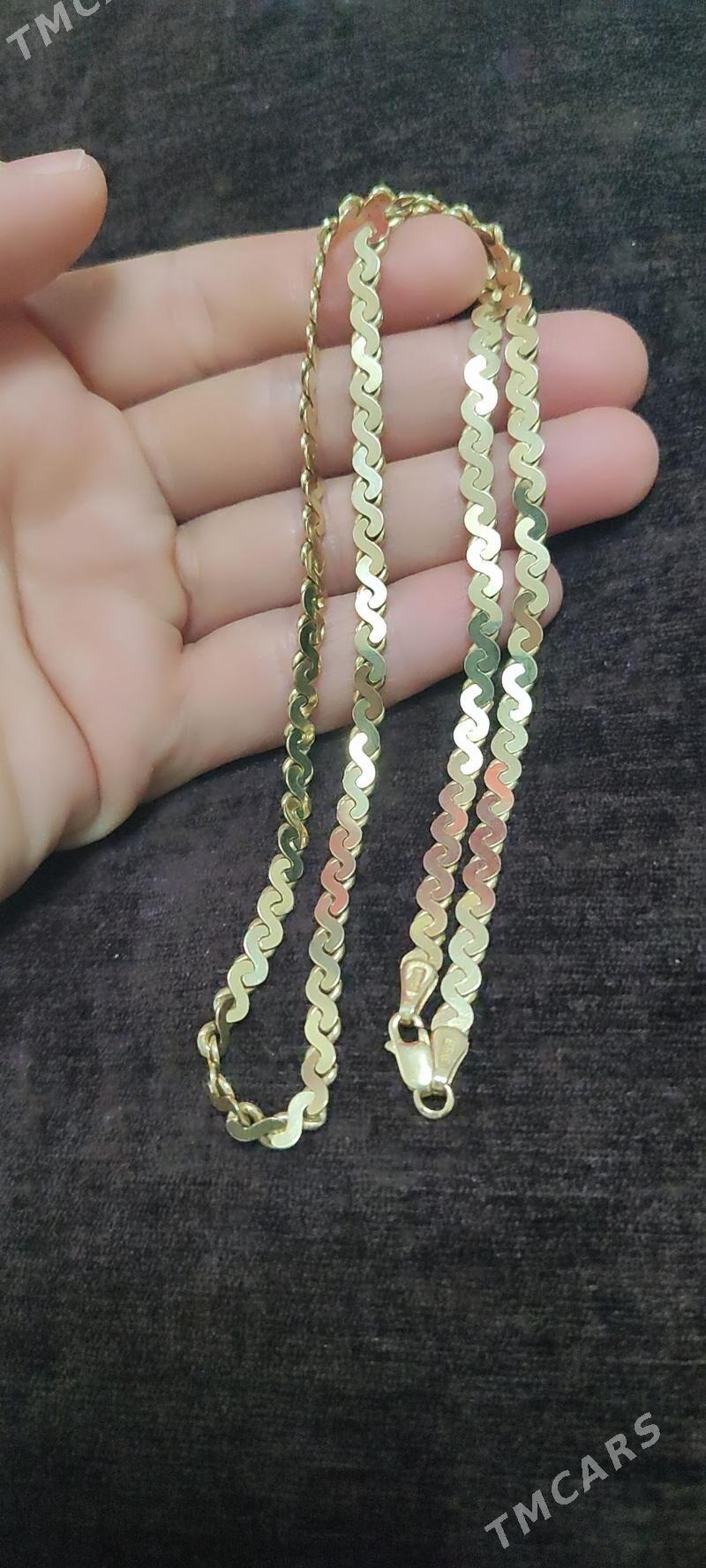 gyzyl zmevka - Parahat 2 - img 1