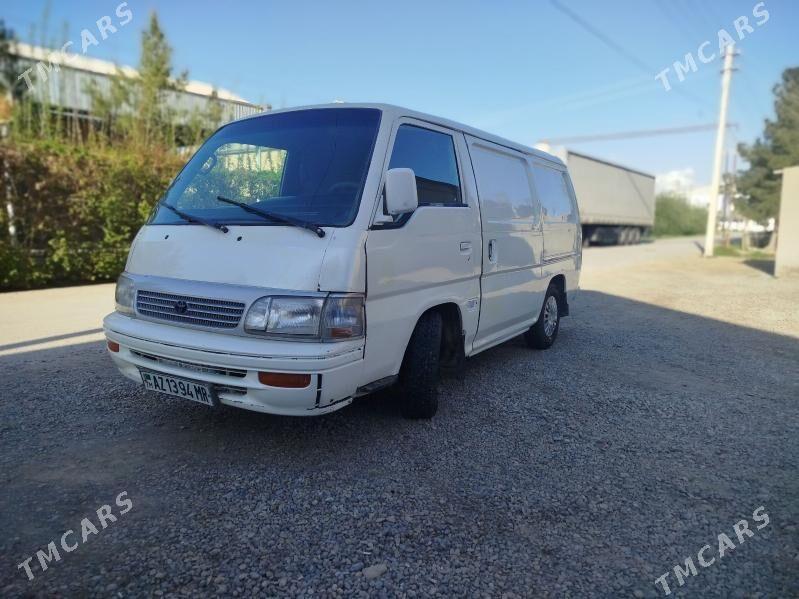 Nissan Urvan 2000 - 75 000 TMT - Мургап - img 1