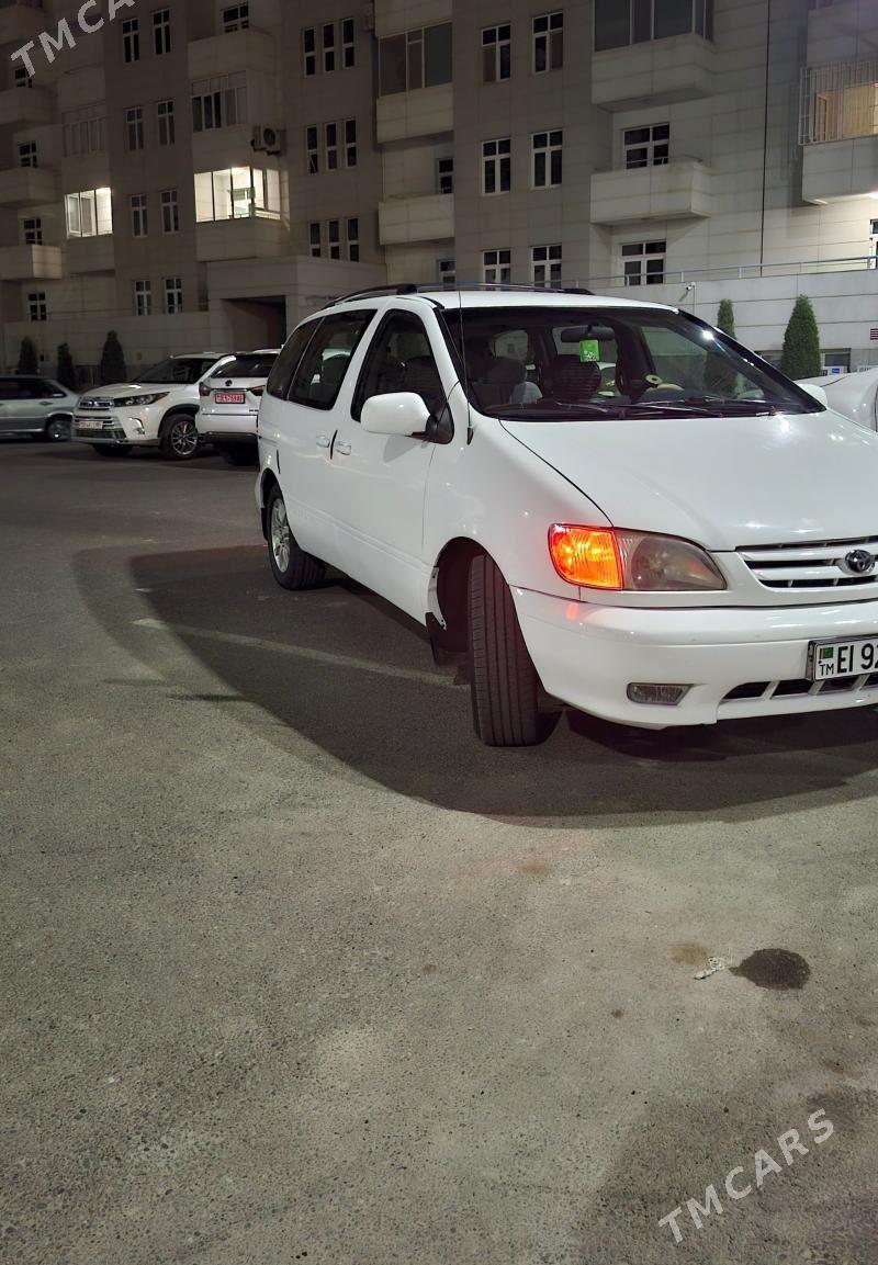 Toyota Sienna 2002 - 170 000 TMT - Мары - img 1