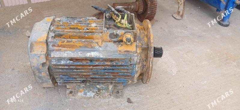 Elektromotor 7.5 kw - 1500 - Балканабат - img 1