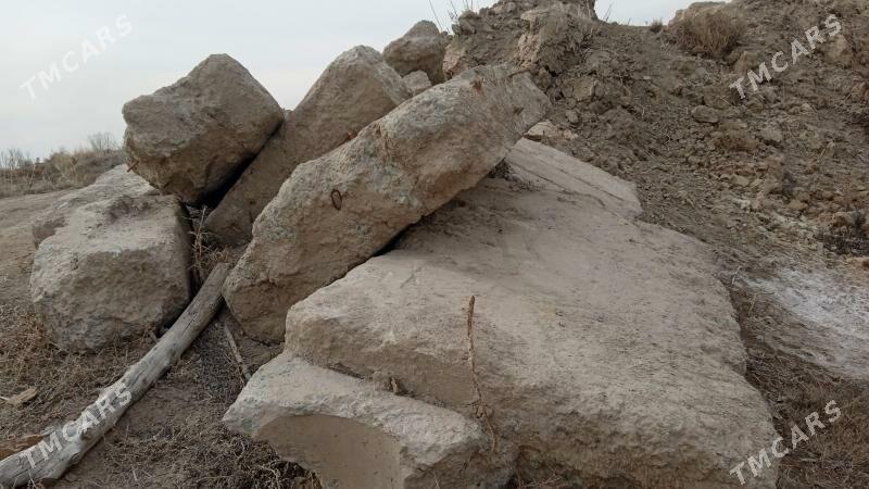 daş pilite - етр. Туркменбаши - img 1