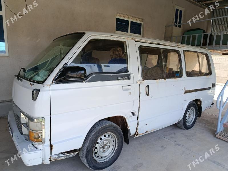 Toyota Hiace 1988 - 25 000 TMT - Мургап - img 1