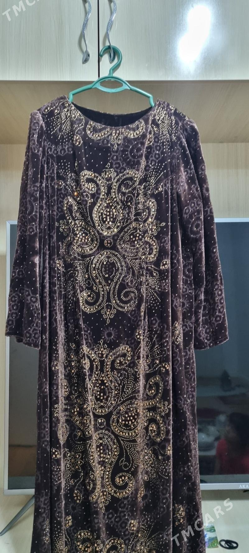 Gon̈ur güllu gaşly pombarh - Улица Ататурка - img 1