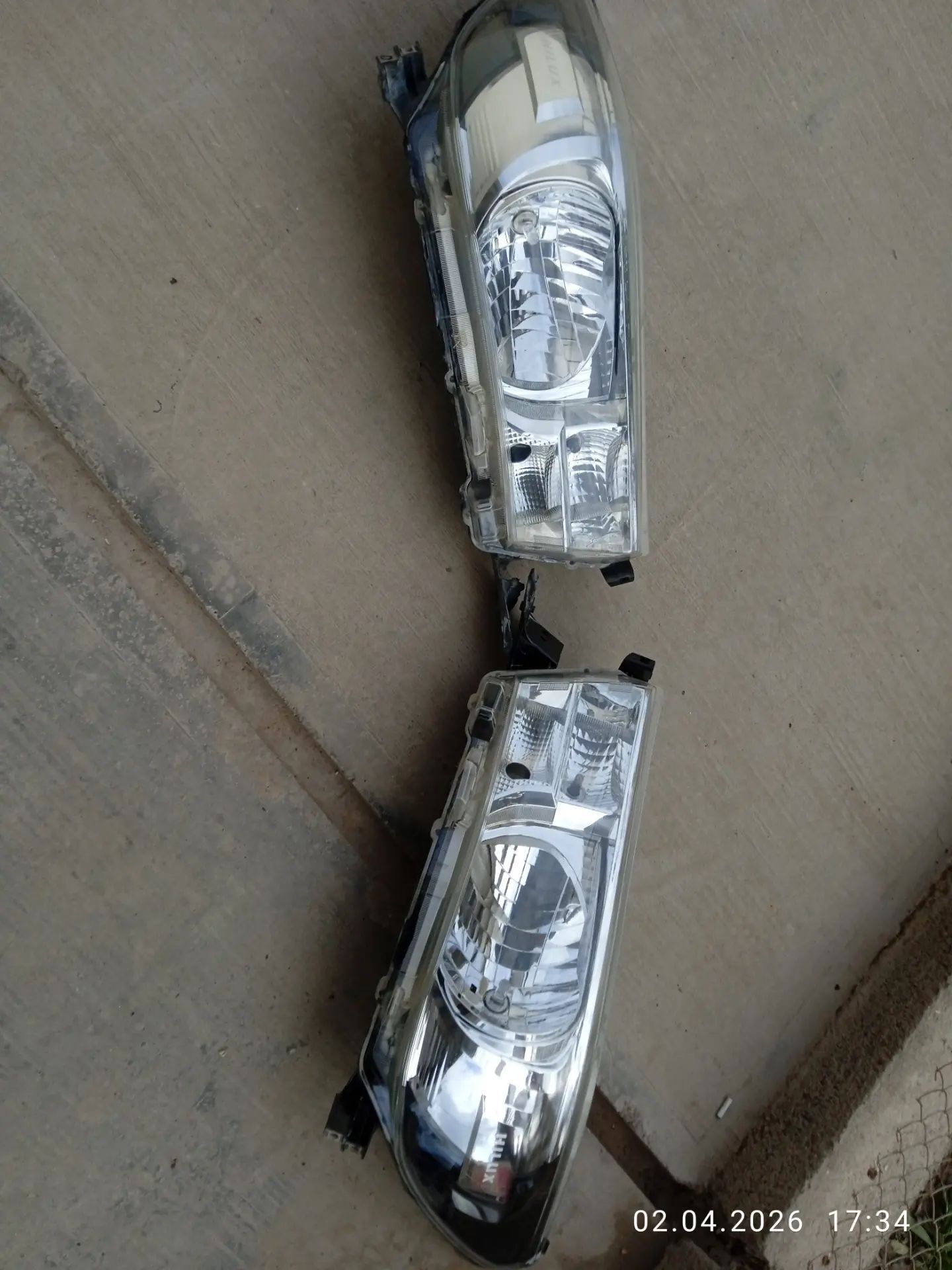 Hilux öňki faralar 3 000 TMT - Tejen - img 1