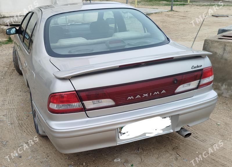 Nissan Maxima 1996 - 65 000 TMT - Карабогаз - img 1