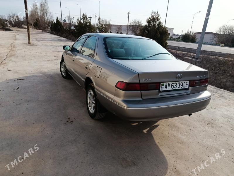 Toyota Camry 1998 - 135 000 TMT - Акдепе - img 1