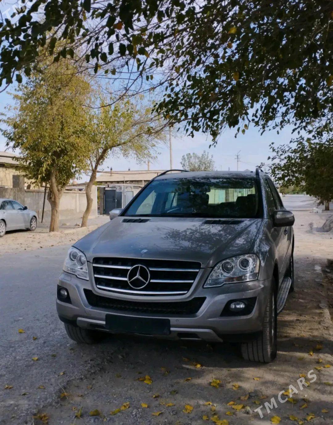 Mercedes-Benz ML350 2009 - 217 000 TMT - Gyzylarbat - img 1