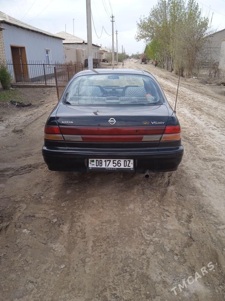 Nissan Maxima 1998 - 60 000 TMT - Дашогуз - img 1