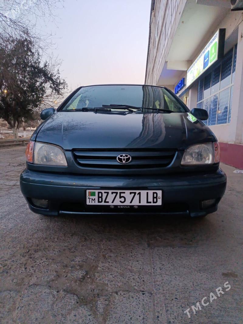 Toyota Sienna 2001 - 170 000 TMT - Türkmenabat - img 1