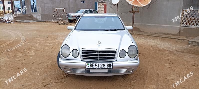 Mercedes-Benz C320 1997 - 75 000 TMT - Esenguly - img 1