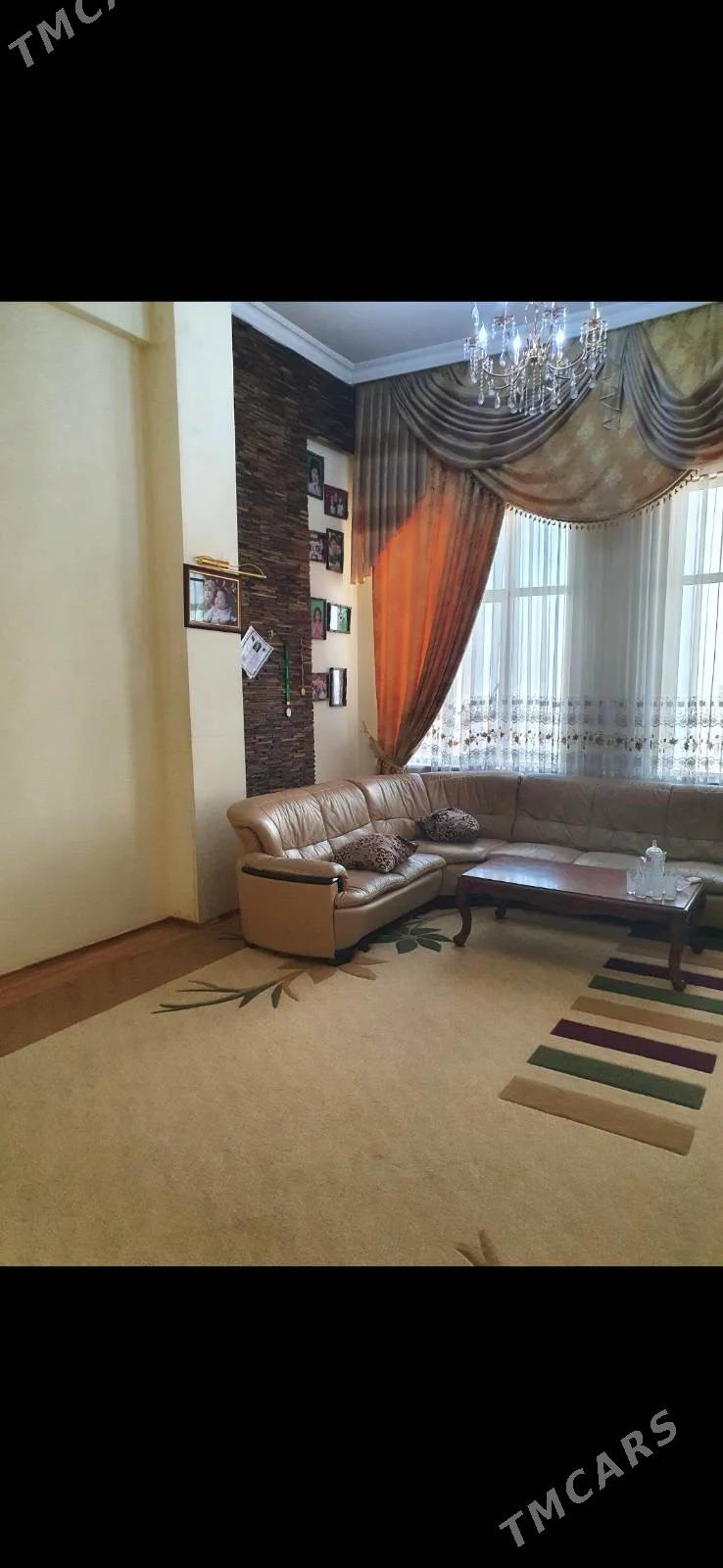 arenda elitka - Sowetskiý köç. (Garaşsyzlyk şaýoly) - img 1