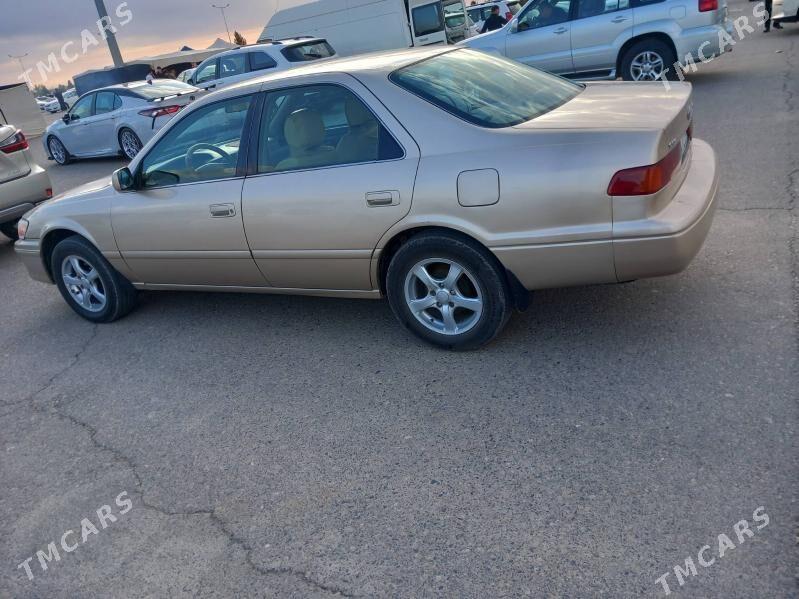 Toyota Camry 2000 - 150 000 TMT - Чарджоу - img 1