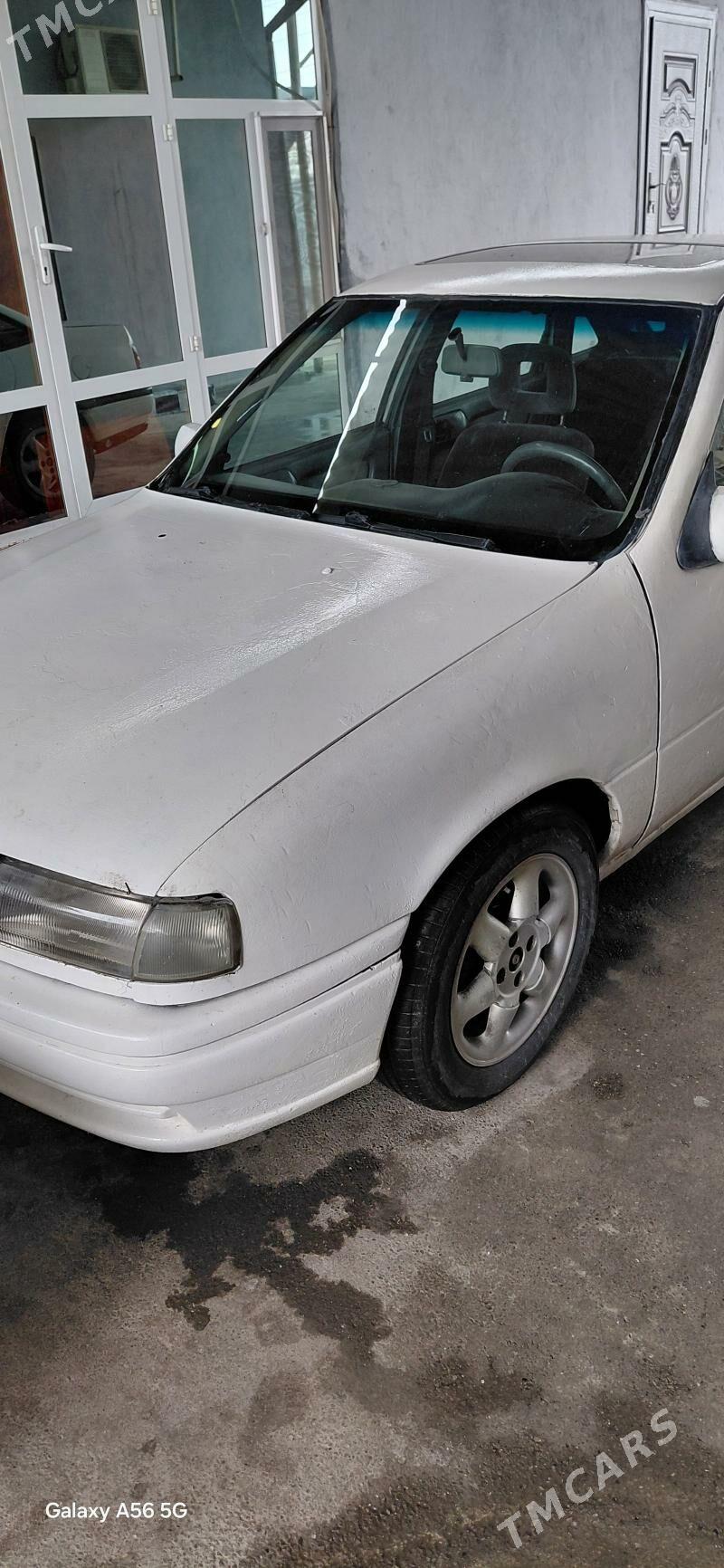 Opel Vectra 1992 - 18 000 TMT - Бузмеин - img 1