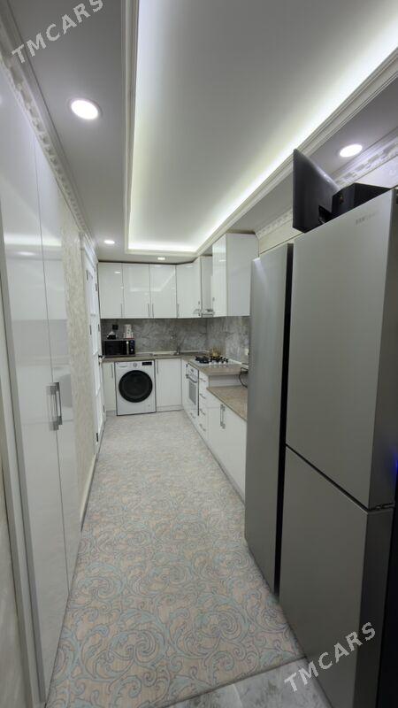 4 мкр 2 комнат продаётся - Ашхабад - img 1