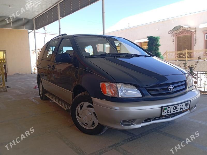 Toyota Sienna 2002 - 200 000 TMT - Мары - img 1