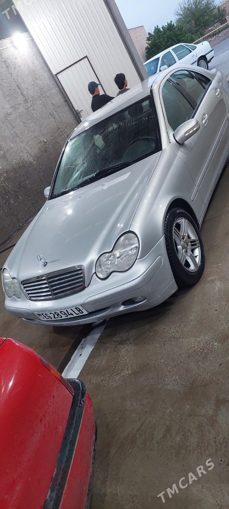 Mercedes-Benz C-Class 2003 - 115 000 TMT - Туркменабат - img 1