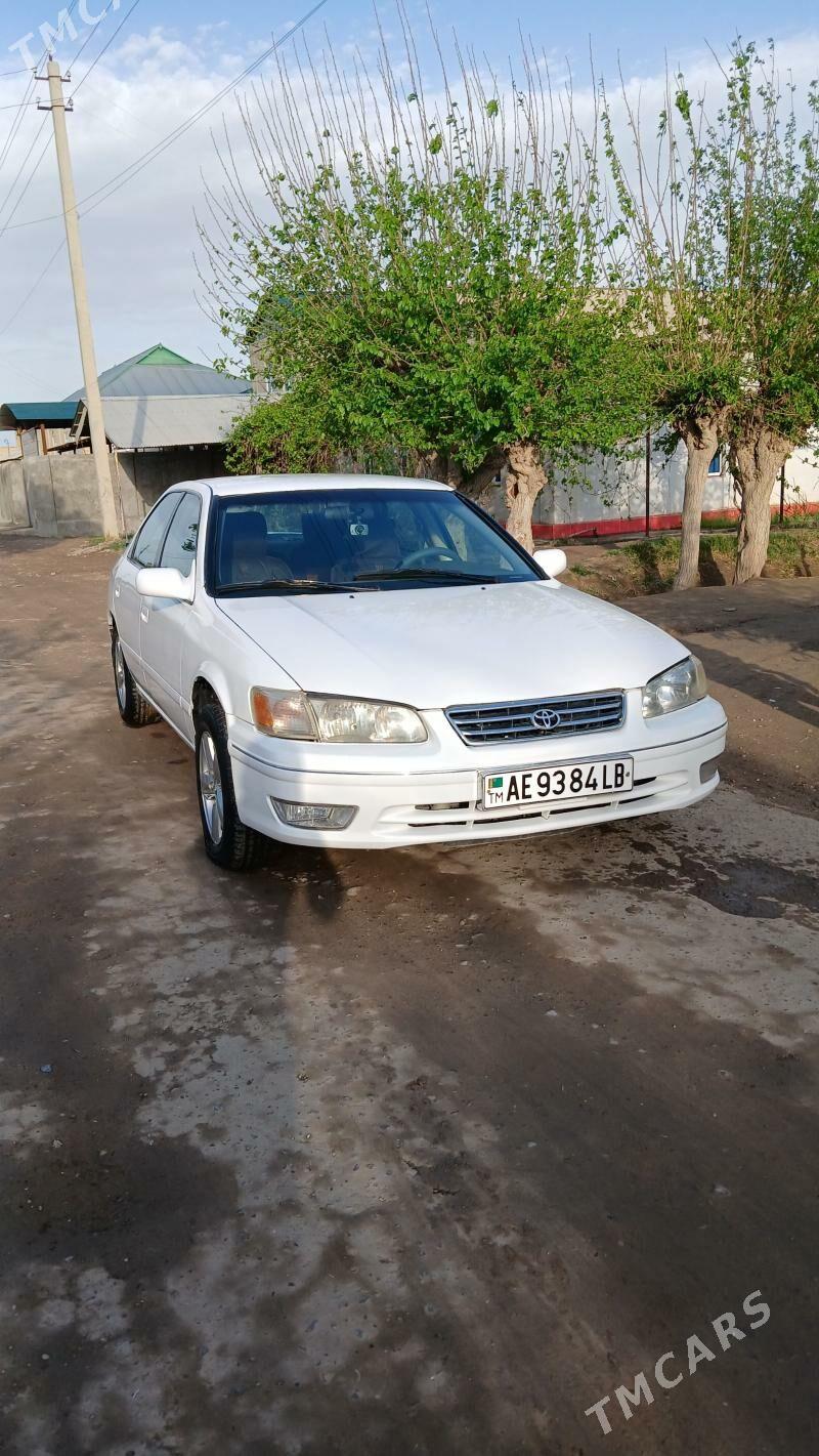 Toyota Camry 1999 - 145 000 TMT - Сакар - img 1