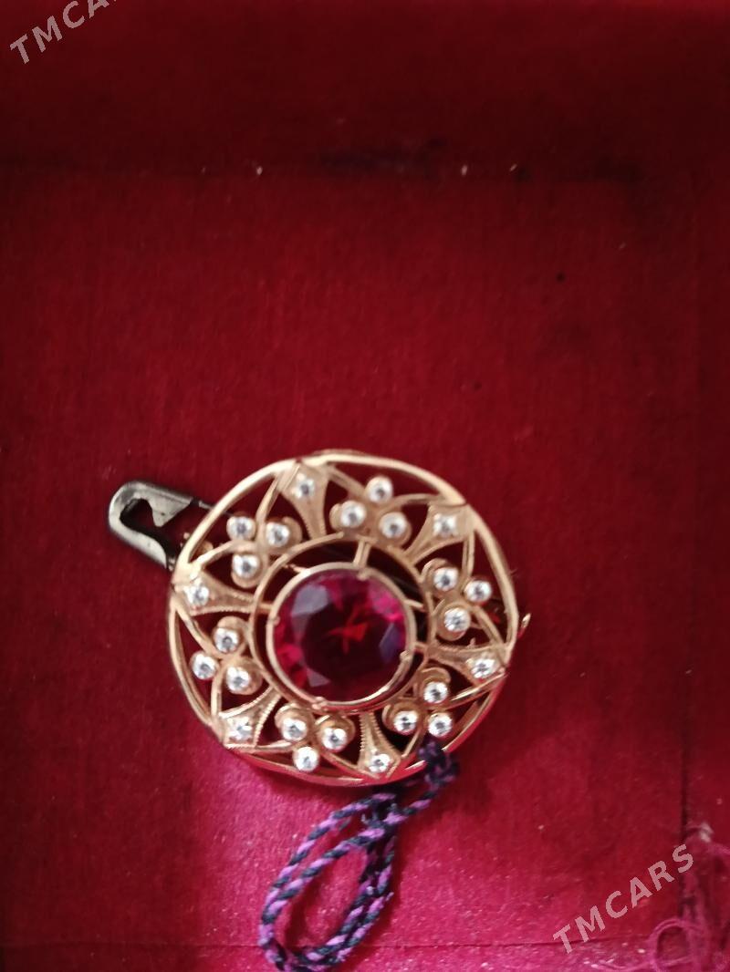 Gyzyl broshka1 - Jebel - img 1