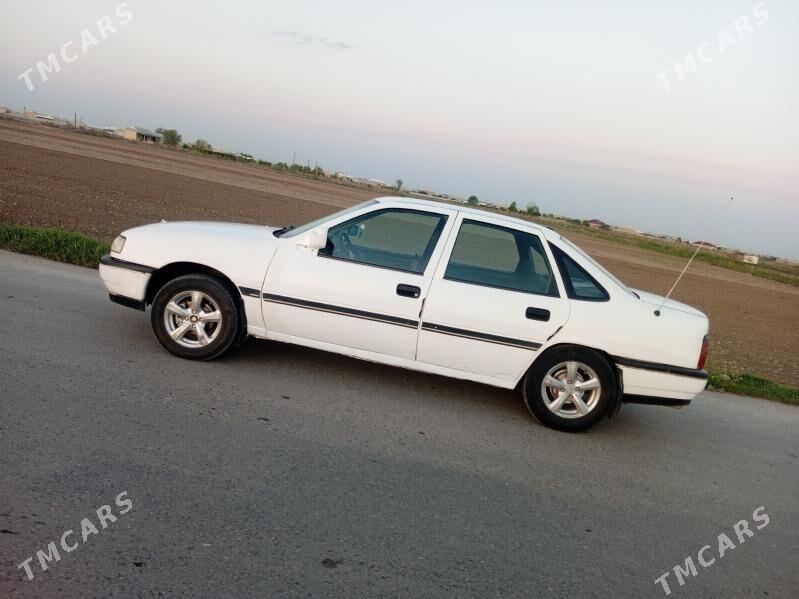 Opel Vectra 1992 - 24 000 TMT - Мары - img 1