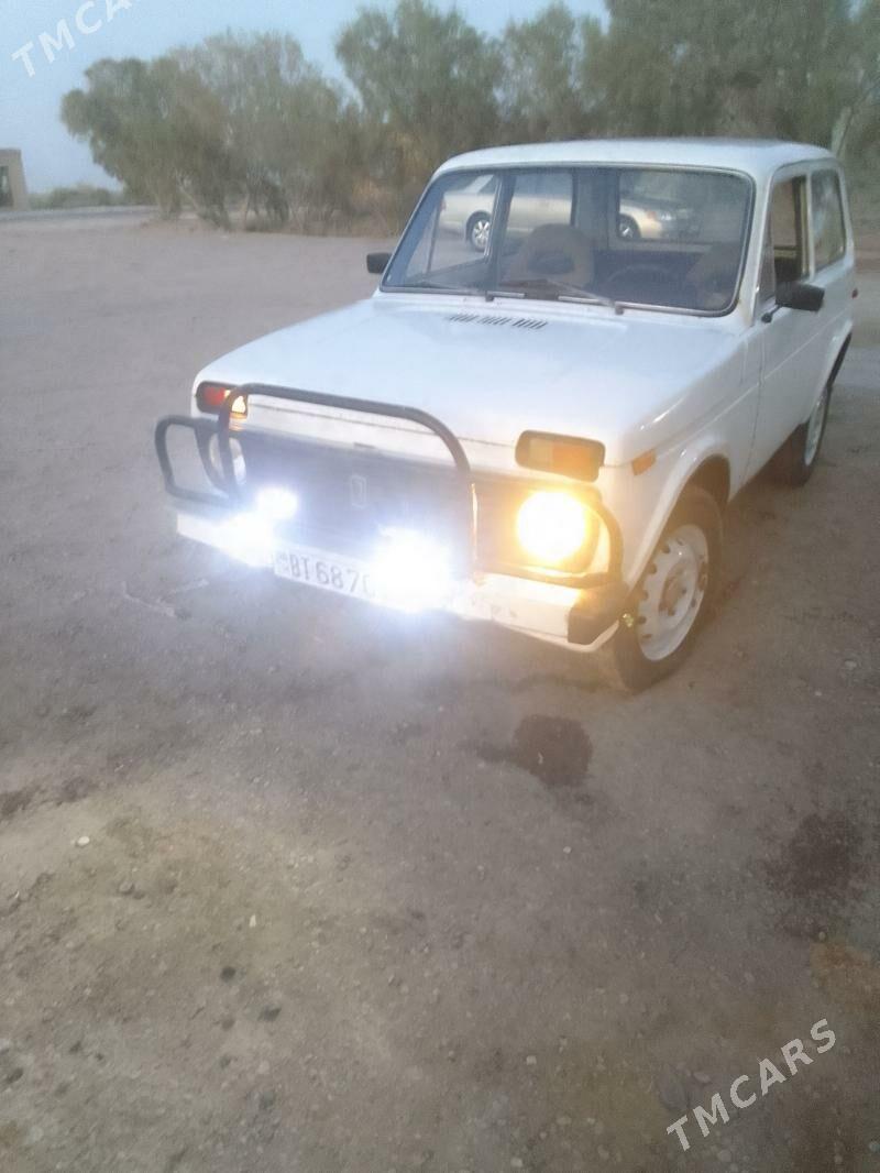Lada Niva 1988 - 30 000 TMT - Гарабекевюл - img 1