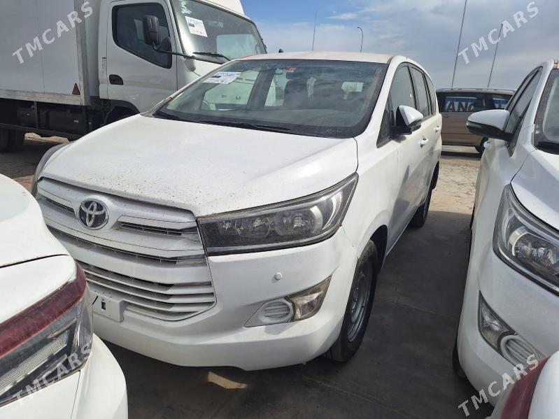 Toyota Innova 2022 - 250 000 TMT - Мары - img 1