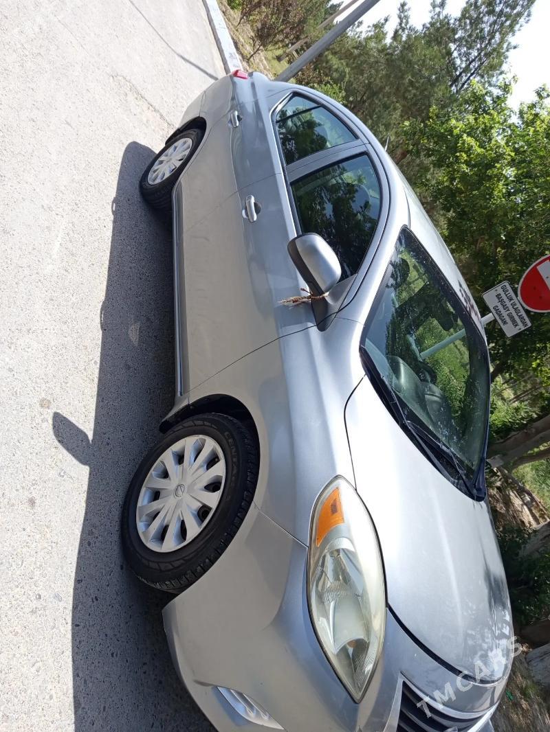 Nissan Versa 2012 - 105 000 TMT - Туркменгала - img 1