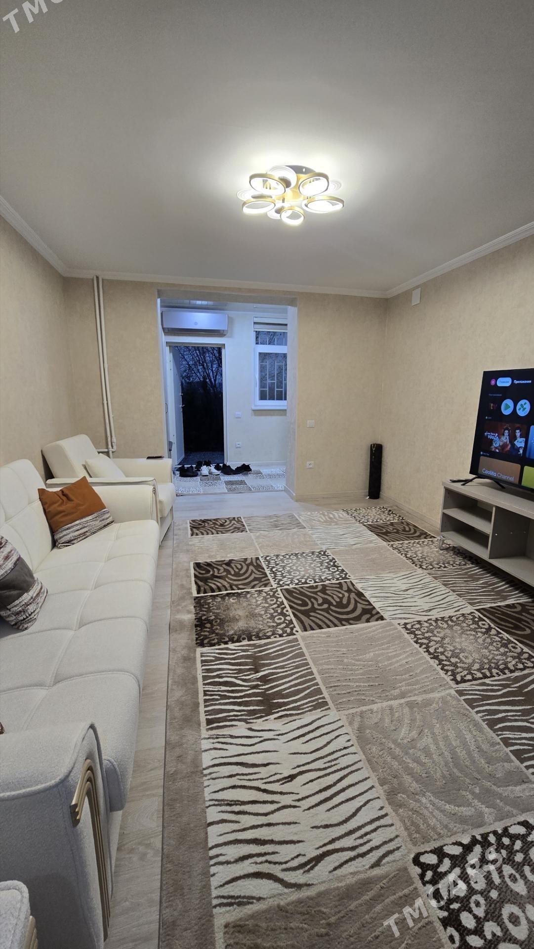 9 микр Сурикова 3/1 этаж 3комн - 9 мкр - img 1