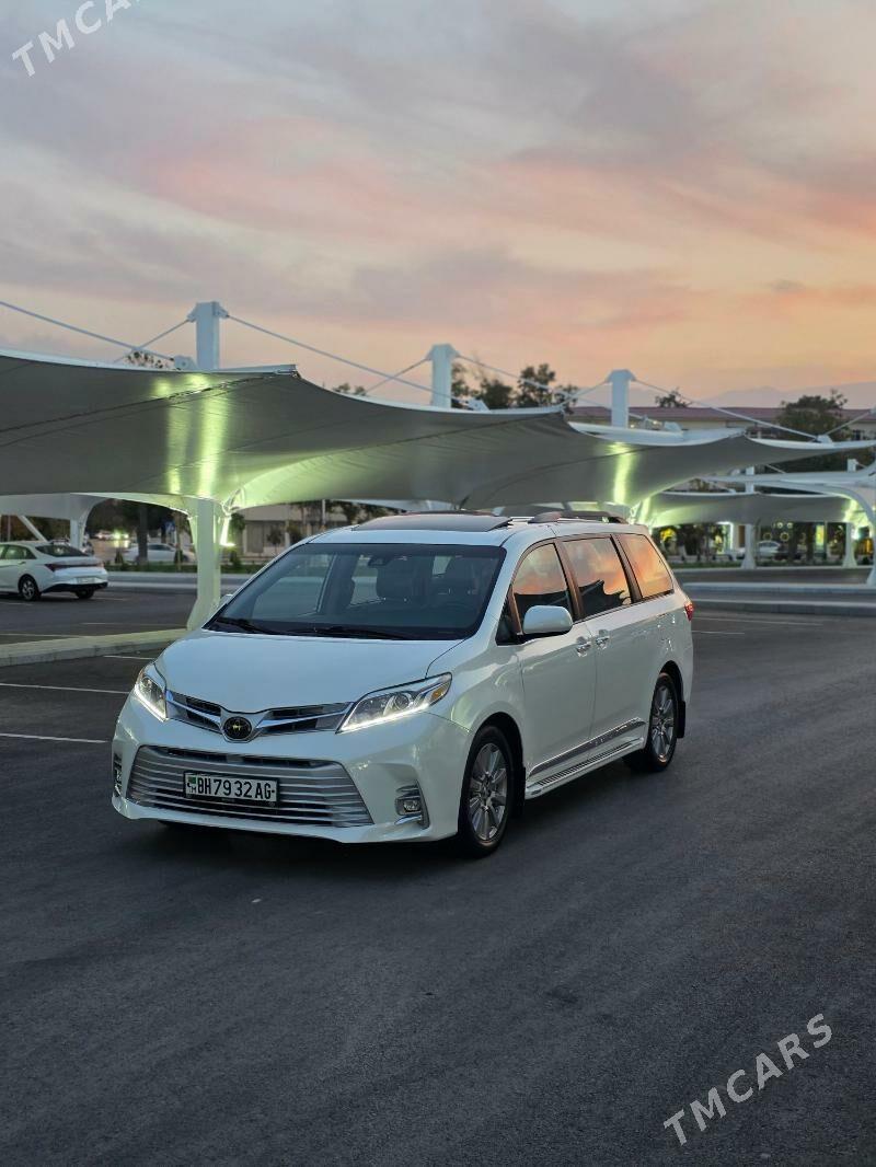Toyota Sienna 2018 - 390 000 TMT - Бедев - img 1
