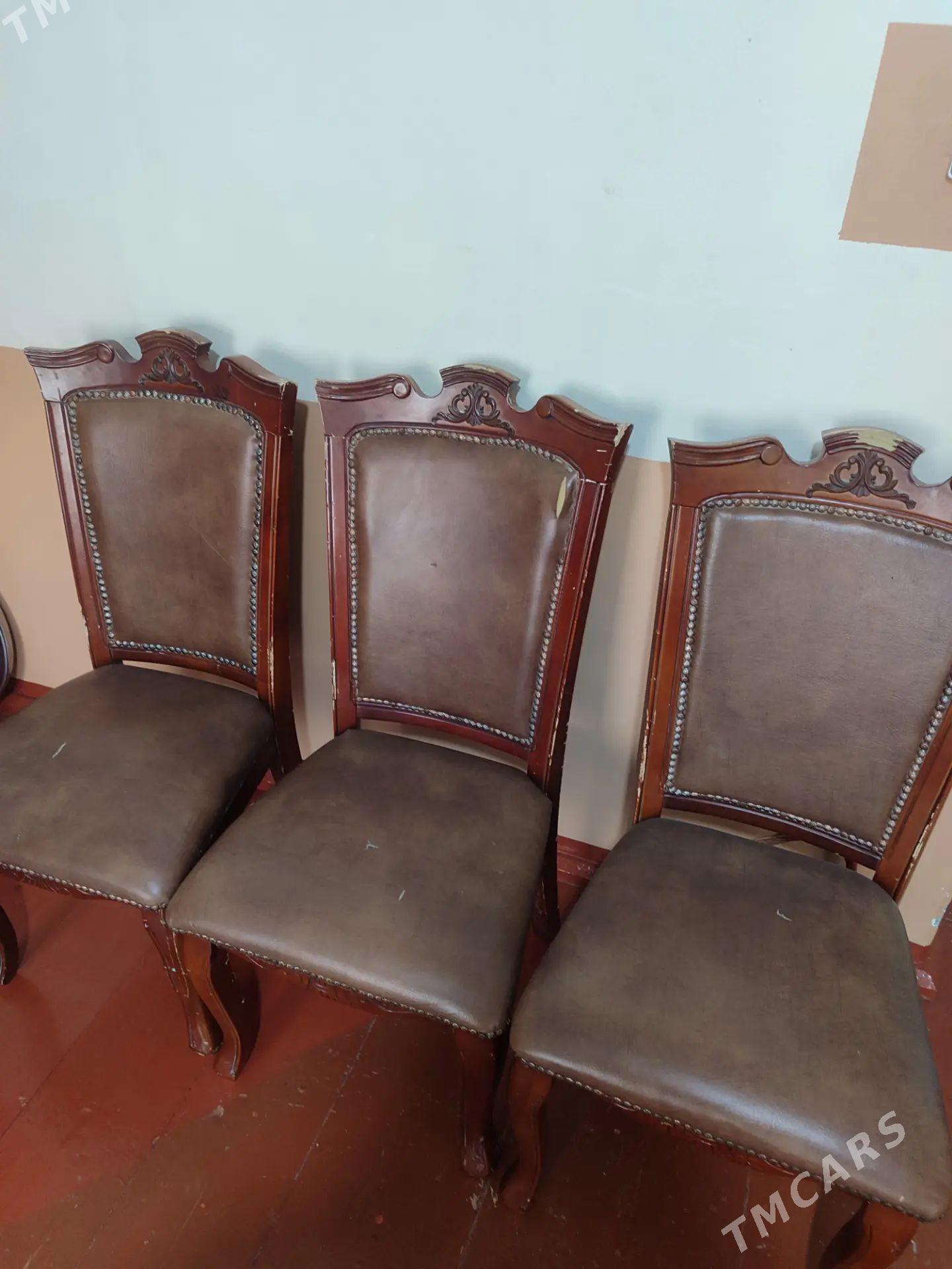 stol - Бузмеин - img 1