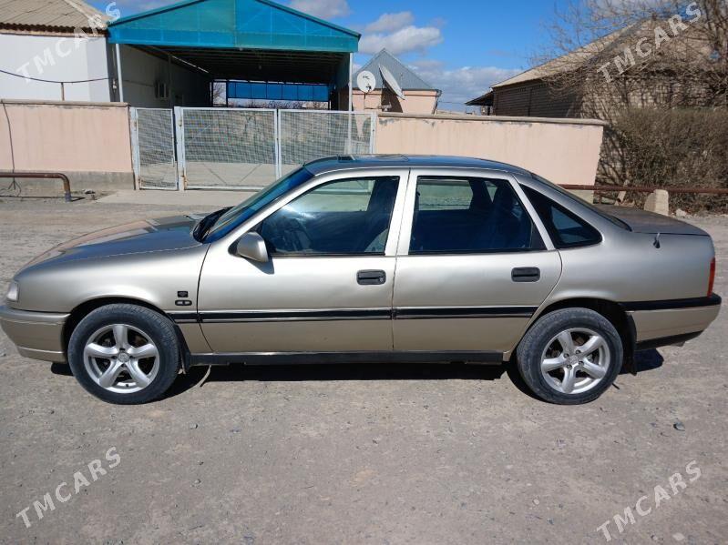 Opel Vectra 1992 - 45 000 TMT - Бахарден - img 1