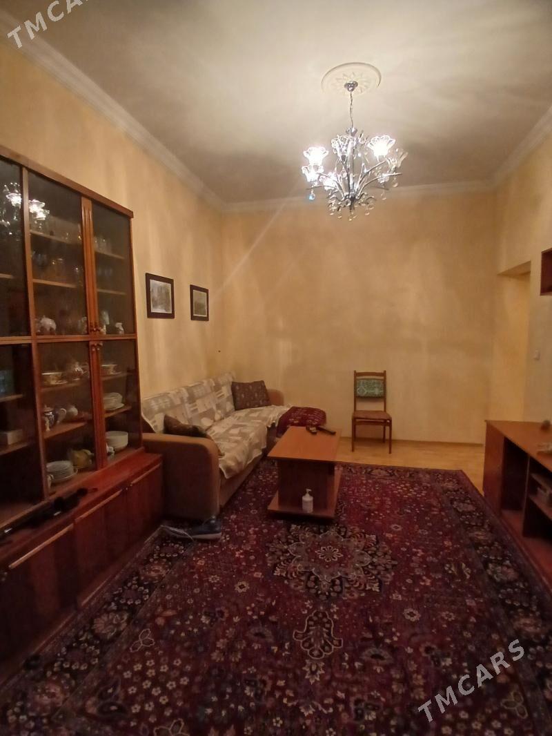 Центр, высокопот. 3комн 1этаж - Ким район - img 1