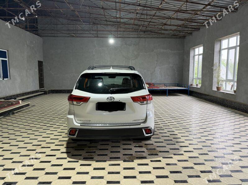 Toyota Highlander 2017 - 470 000 TMT - Sakar - img 1
