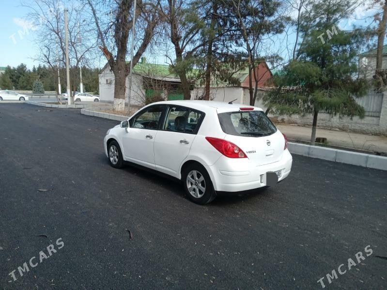 Nissan Versa 2011 - 139 000 TMT - Howdan "B" - img 1