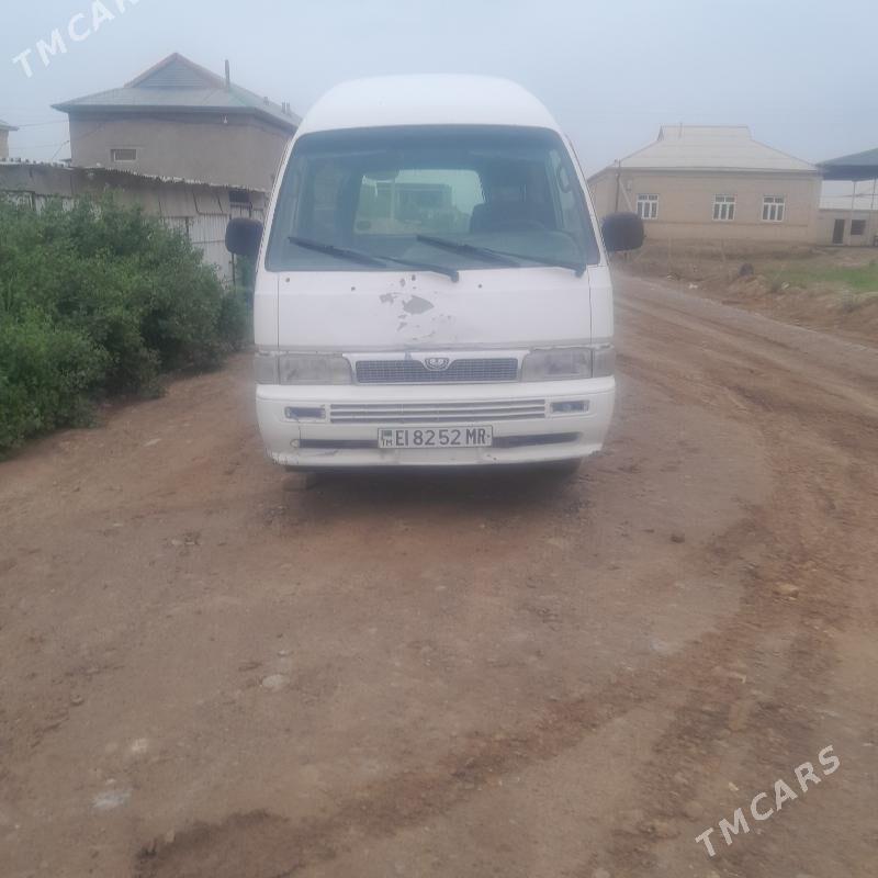 Nissan Urvan 1992 - 70 000 TMT - Mary - img 1