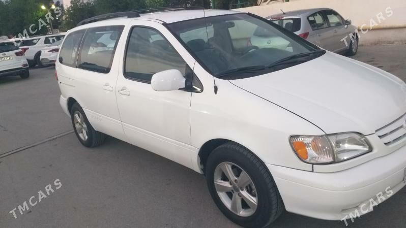 Toyota Sienna 2002 - 190 000 TMT - етр. Туркменбаши - img 1