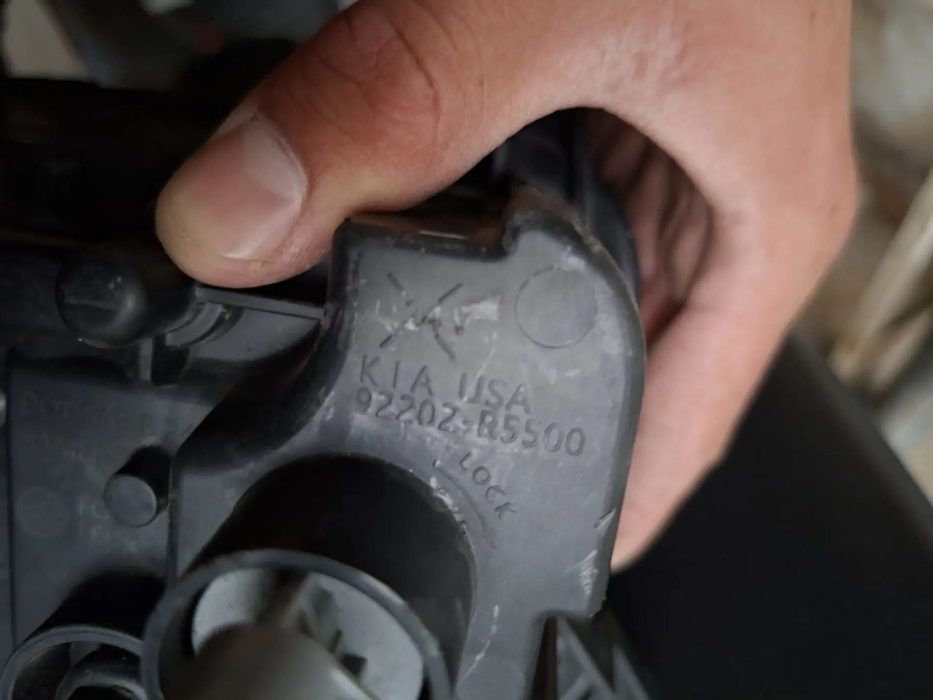 Kia sag tarap tumanka 3 000 TMT - Wekilbazar - img 1