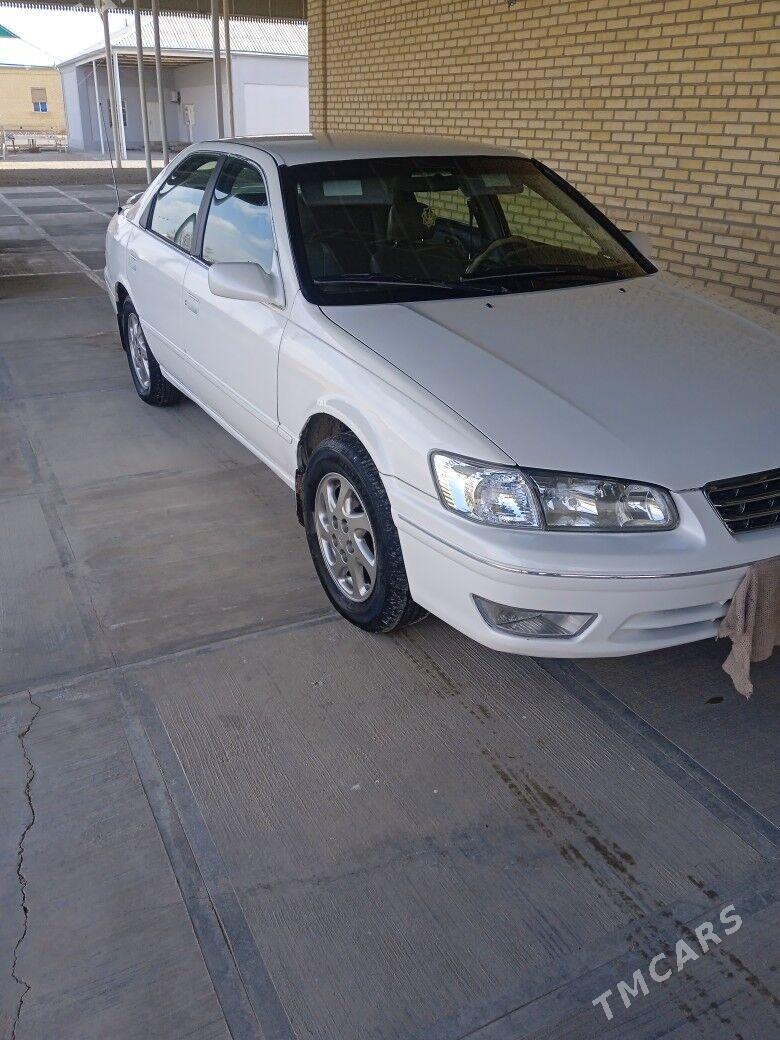 Toyota Camry 1998 - 135 000 TMT - Мары - img 1