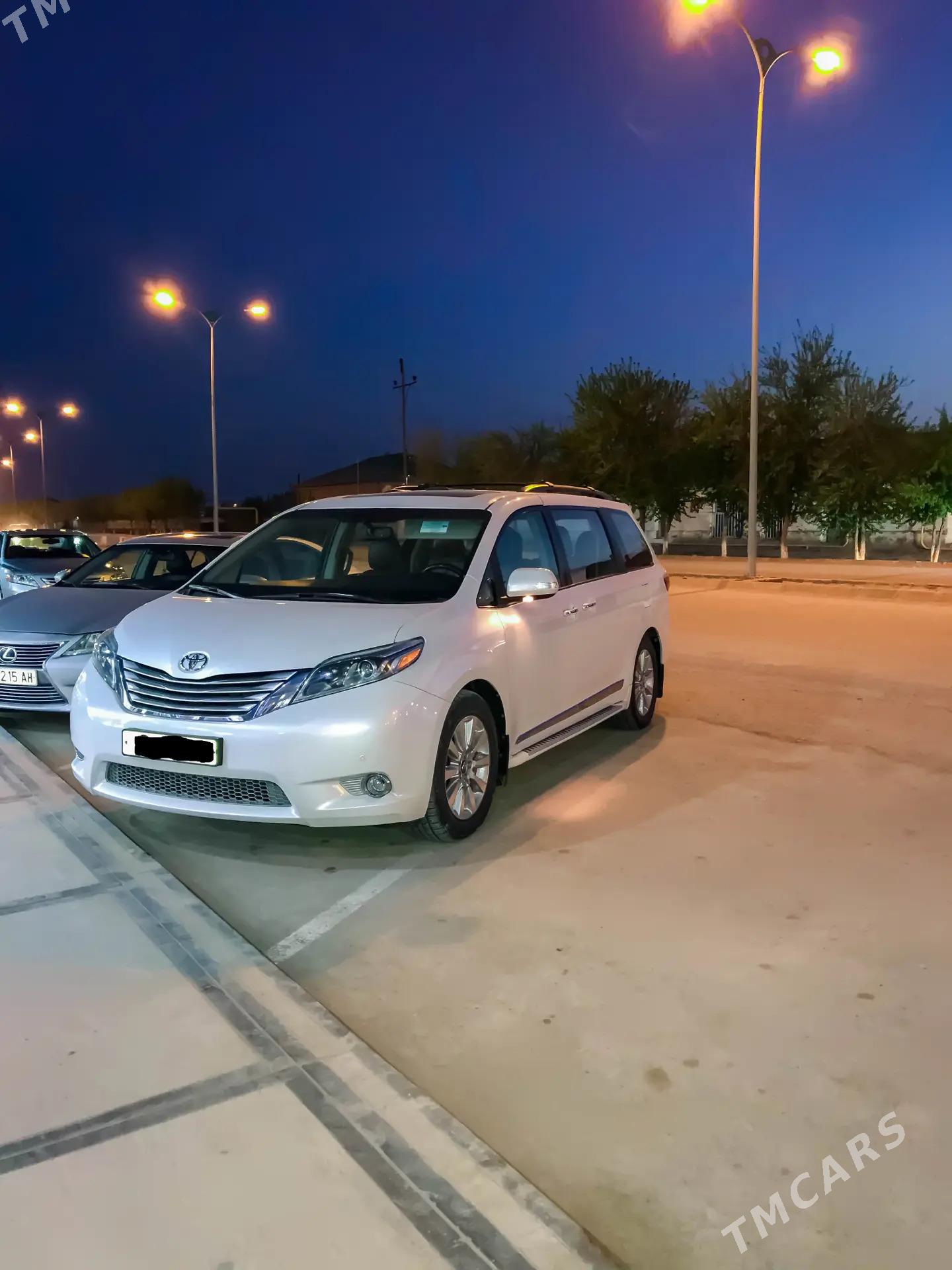 Toyota Sienna 2016 - 550 000 TMT - Babadaýhan - img 1