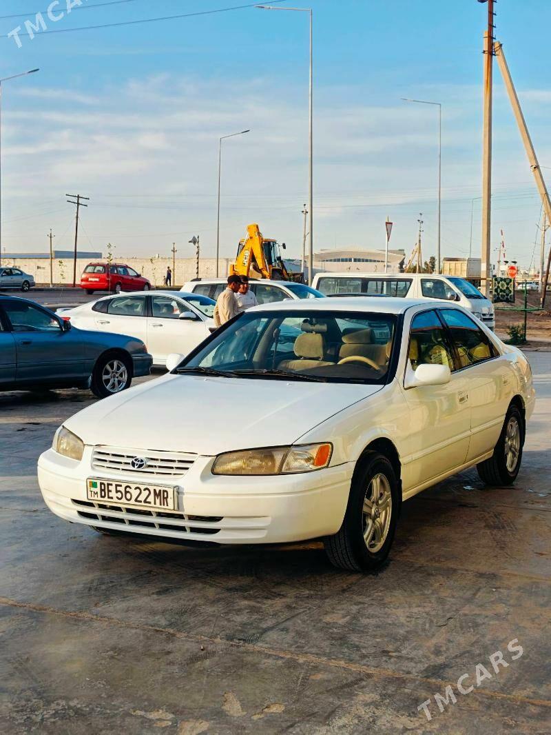 Toyota Camry 1998 - 136 000 TMT - Мары - img 1