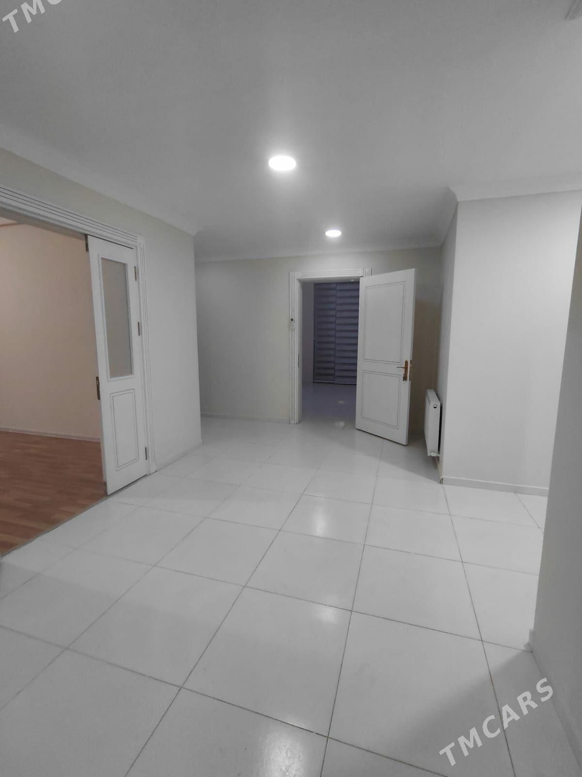 Satlyk Jay Eyesinden - Гуртли - img 1