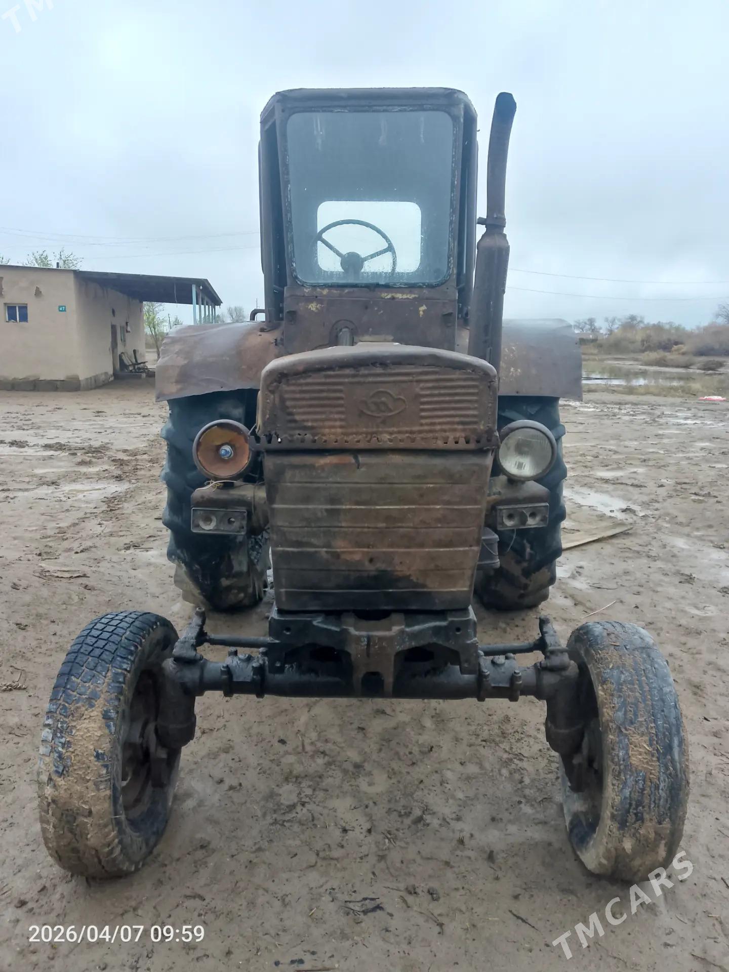 MTZ T-28 1990 - 20 000 TMT - Türkmenbaşy etr. - img 1