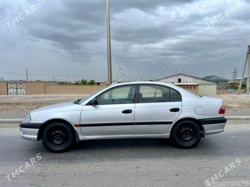 Toyota Avensis 2002 - 110 000 TMT - Türkmenabat - img 1
