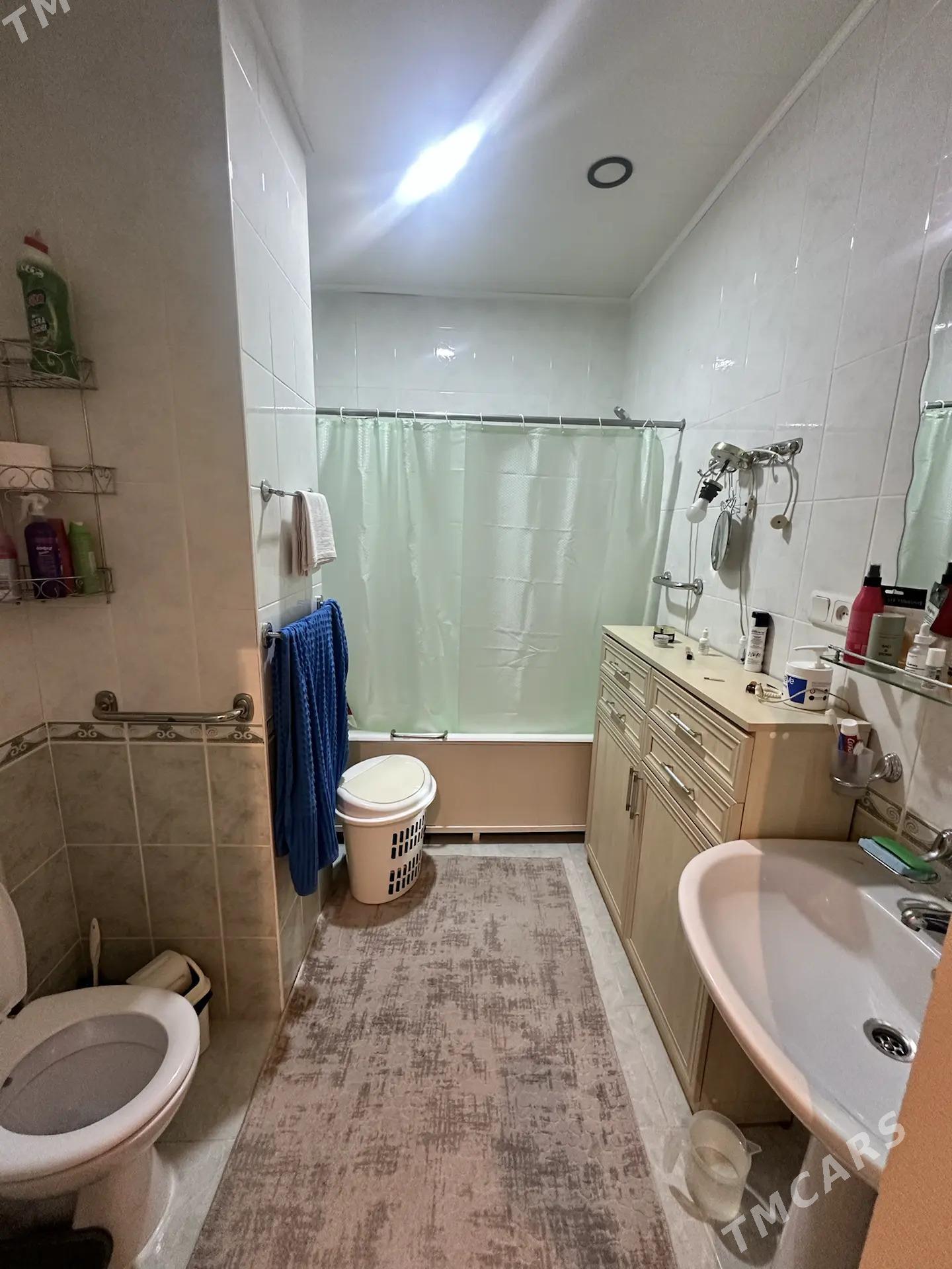 1 этаж 3 ком Центр!!! ул. Свобода - Aşgabat - img 1