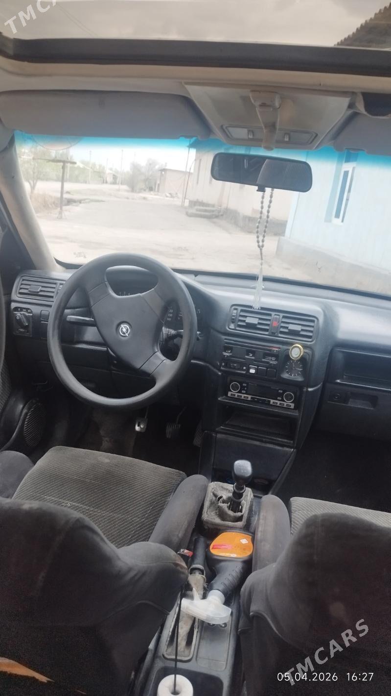 Opel Vectra 1990 - 28 000 TMT - Губадаг - img 1