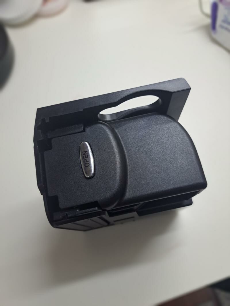 Подстаканник на W211 600 TMT - Türkmenbaşy - img 1