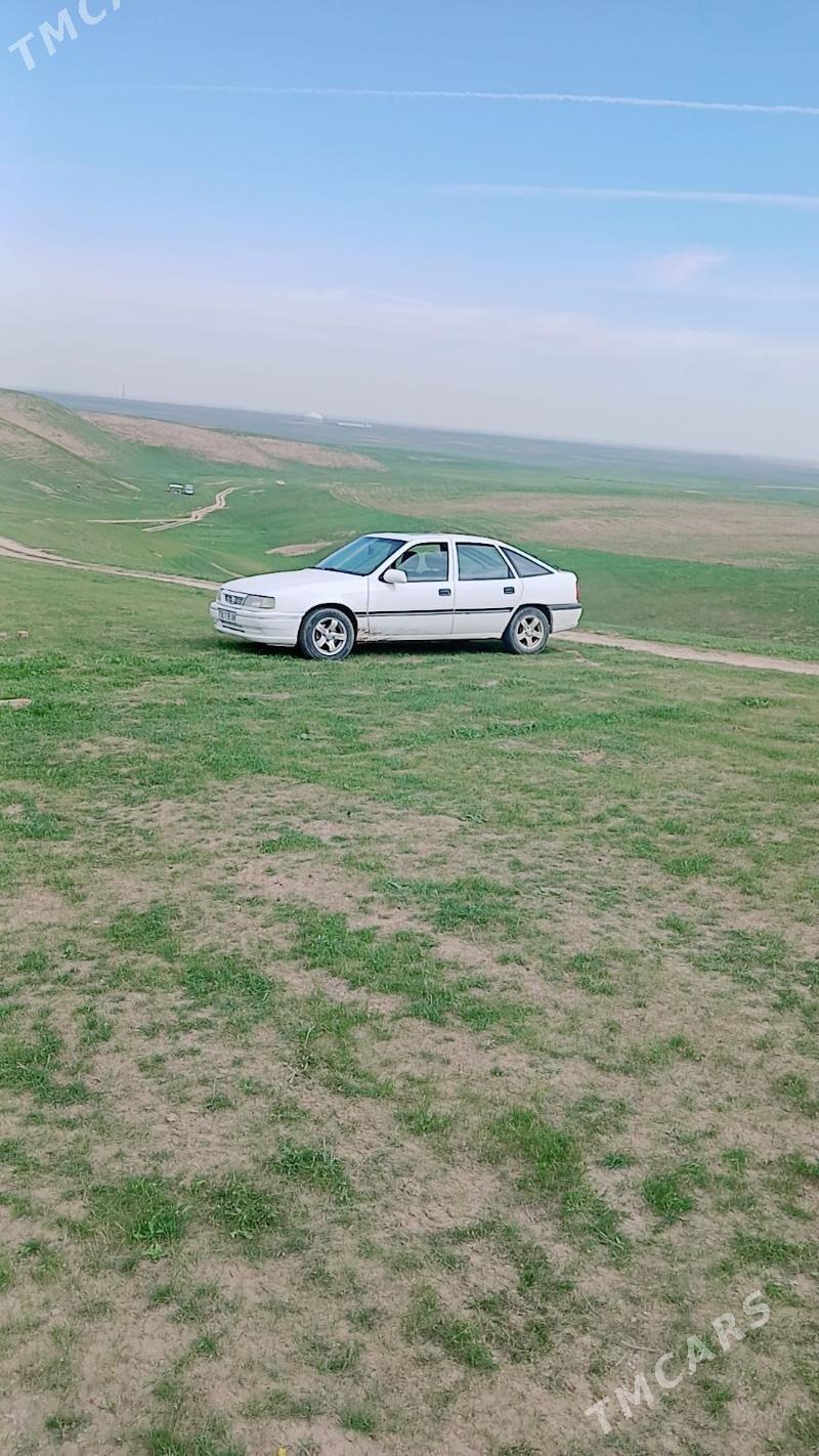 Opel Vectra 1993 - 32 000 TMT - Бахарден - img 1