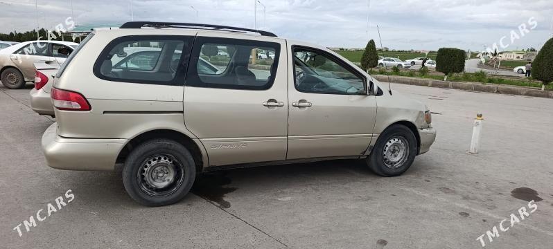 Toyota Sienna 2001 - 130 000 TMT - Halaç - img 1