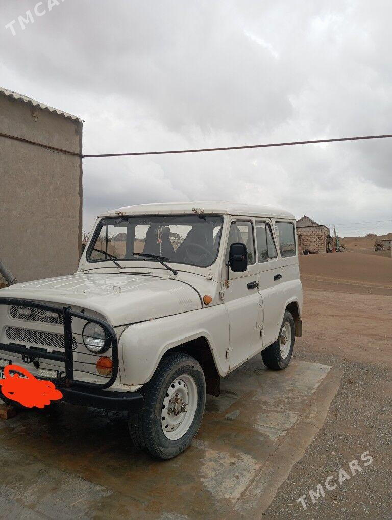 UAZ 469 2003 - 50 000 TMT - Ак-Бугдайский этрап - img 1