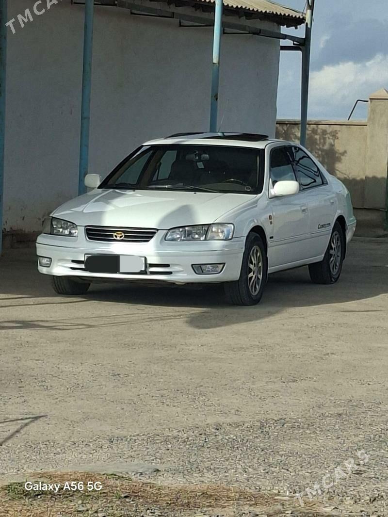 Toyota Camry 2000 - 185 000 TMT - Теджен - img 1